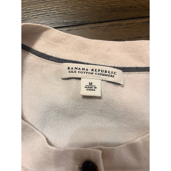 Banana Republic Cardigan Sweater Women's Size M Palest Pink Silk Cotton Cashmere - Picture 3 of 9